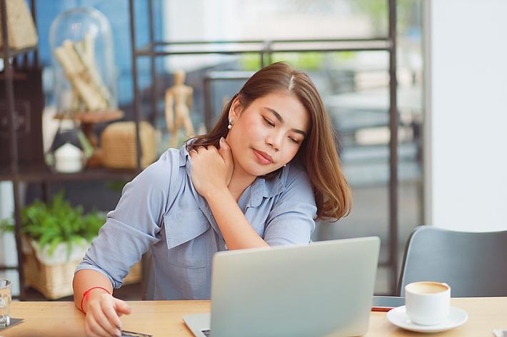 Il lavoro  a casa? Sia smart. Tutti gli errori posturali da evitare