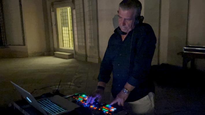 Dalla Dallara alla consolle: dj Pontremoli fa ballare i ragazzi di ieri e di oggi