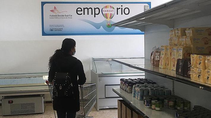 Sos povert&agrave;, arriva l'Emporio Sudest nell'ex scuola di Arola