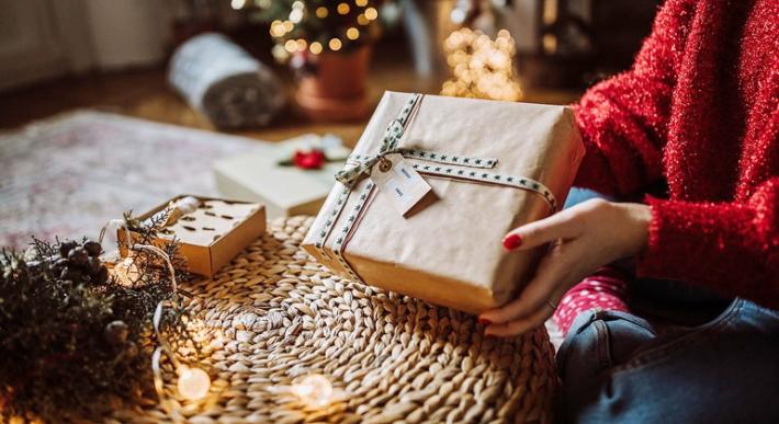 Natale, Confcommercio: la spesa per i regali sar&agrave; di 7,3 miliardi, in calo del 18%