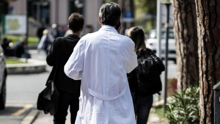 Medico di Vaio &laquo;furbetto del cartellino&raquo; patteggia un anno