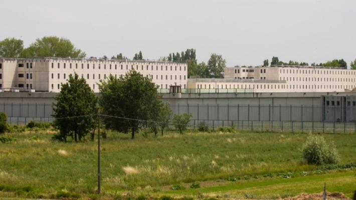 Arrestata in via Burla con la droga negli slip per il figlio detenuto