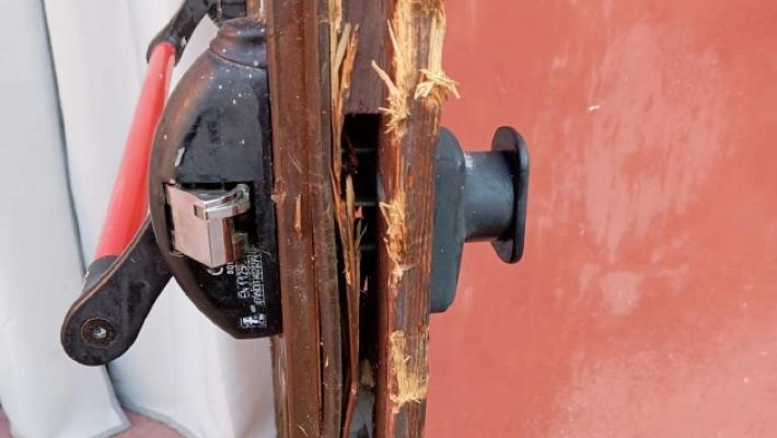 Ladri al teatro Europa e al bar Ratafi&agrave;