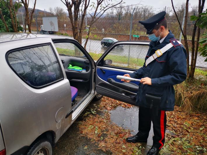 Varano Melegari, foglio di via ad uno slavo con una mazza in metallo. A Medesano multati 13 ragazzi per assembramento