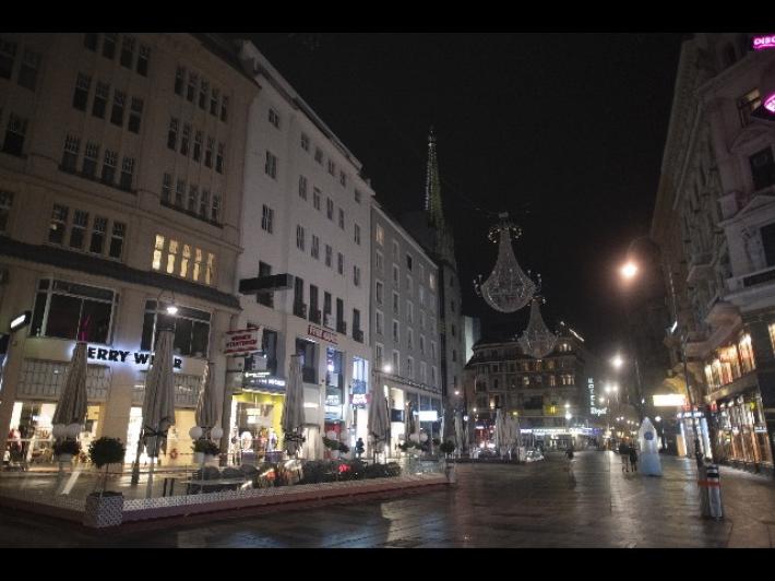 Tutta l'Italia verso la zona rossa nei festivi e prefestivi dal 24 dicembre al 3 gennaio