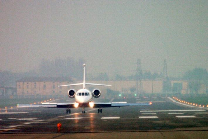 Partono i voli cargo: portano medicine e forse vaccini