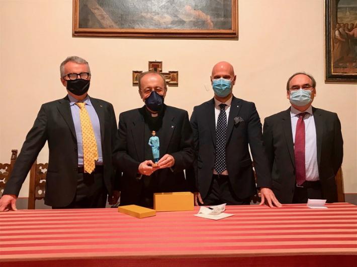  L'infermiera anti-Covid nel Presepe 2020