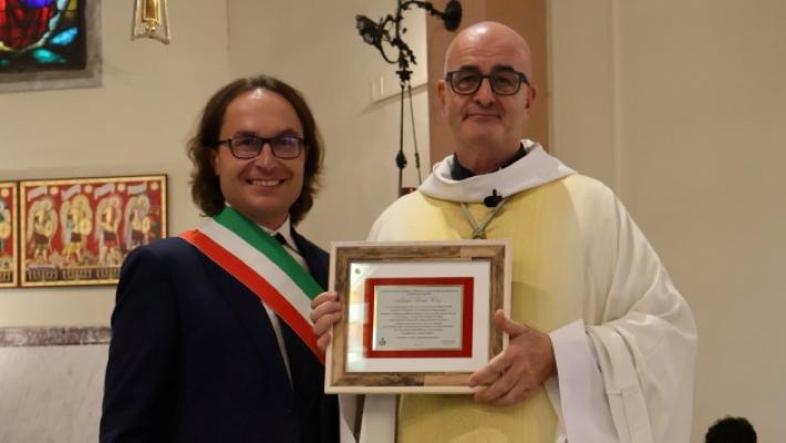 La comunit&agrave; saluta don Francesco Ponci