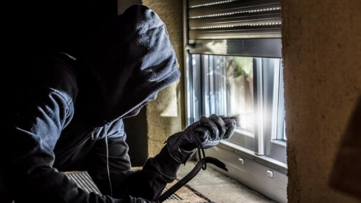 Ladri nella notte alla scuola materna Don Sagliani: magro il bottino