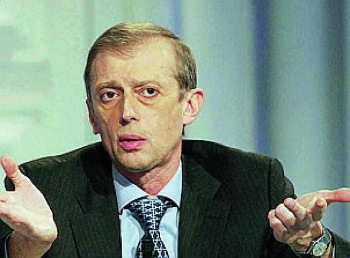 Fassino denunciato per furto al duty free: "Non volevo rubare"