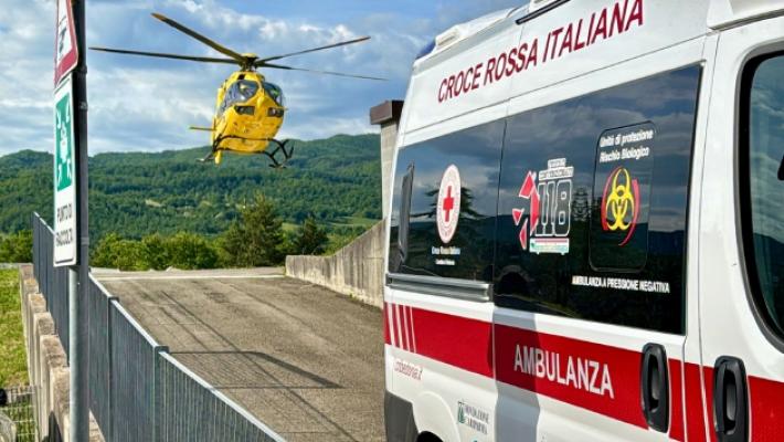 Fiocco azzurro in ambulanza: un bimbo nasce grazie alla Cri