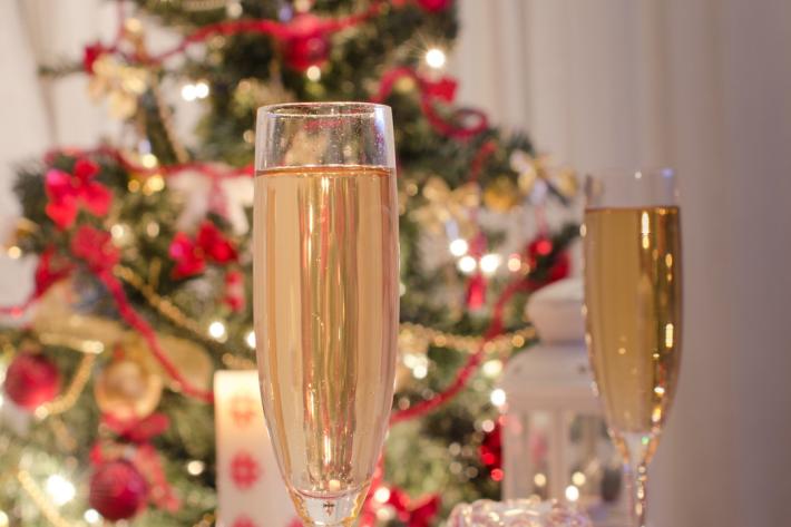 La tavola a Natale tra gusto e calorie: come non rinunciare a anolini e panettone