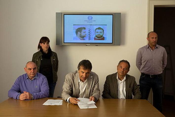 Estorcono 25mila euro a un 22enne e li giocano d'azzardo