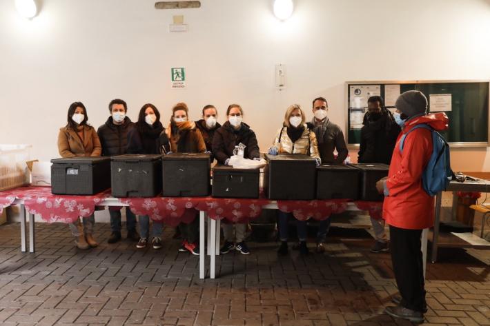 La Caritas non si ferma nemmeno con il covid: tradizionale pranzo natalizio