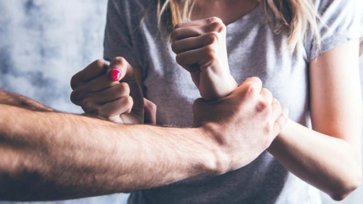 &laquo;Sar&ograve; tranquillo quando sarai sottoterra&raquo;. E per anni umilia e riempie di botte l'ex compagna