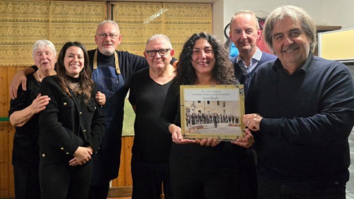 Riuscita festa a sorpresa per il maestro Chiapponi