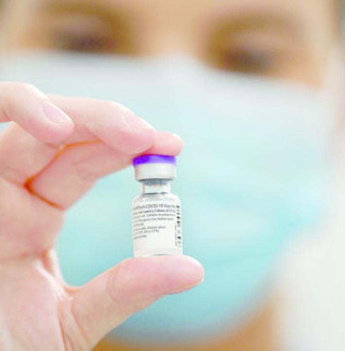 Tutte le domande sulla vaccinazione anti COVID-19: ecco "il bugiardino" dell'Aifa