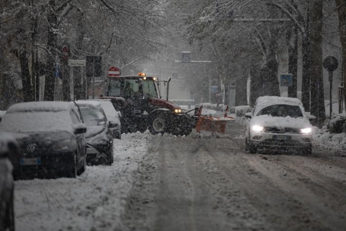 Polemiche sul piano neve. E il maltempo danneggia i commercianti