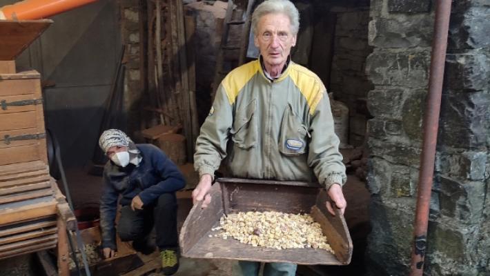 A Corchia le castagne fermano il tempo