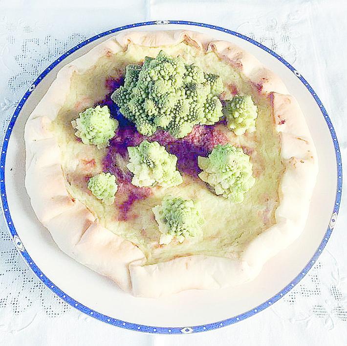 La ricetta della domenica - Torta di salmone e broccolo romano