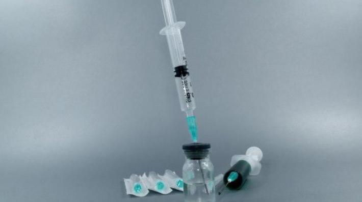 Vaccino AstraZeneca: 2 milioni di dosi a settimana da met&agrave; gennaio