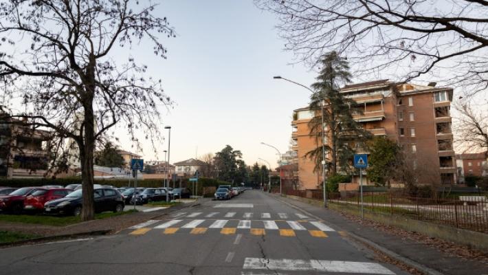 I residenti della zona di piazzale Maestri: &laquo;E' emergenza, siamo nel mirino dei ladri&raquo;