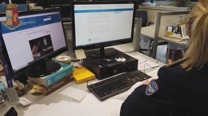 Viene convinto a investimenti online e finisce nella trappola dei truffatori. La Polizia postale riesce a recuperare 15mila euro