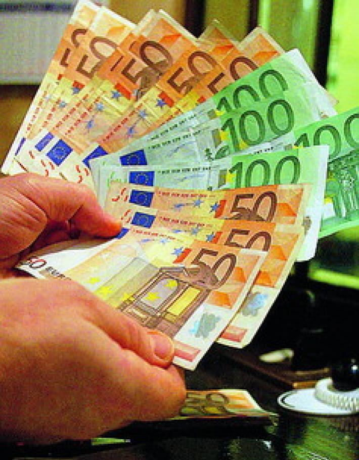 E' boom del 'compra ora, paga dopo', ma rischio indebitamento 