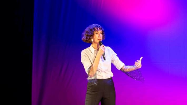 Paganini, risate e applausi per Giorgia Fumo