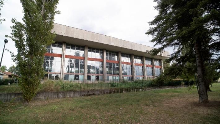 Piscina Ferrari, il Comune chiede modifiche ai due progetti sul tavolo