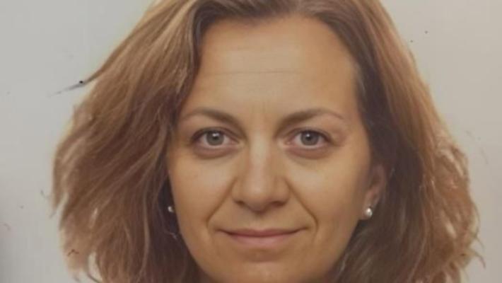 In tanti all'addio a Marzia Manara, aveva 58 anni. Il marito Daniele Archiani: &laquo;Grazie. Era una donna di cuore&raquo;