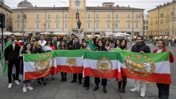 Gli iraniani: &laquo;&Egrave; il giorno pi&ugrave; bello della nostra vita&raquo;