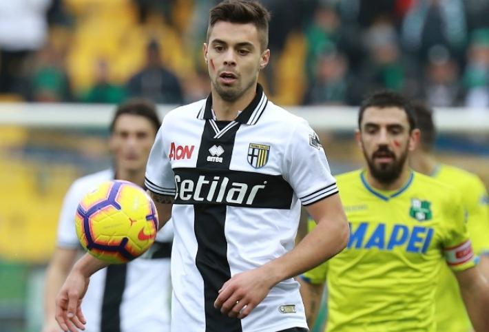 Djuricic segna al 95' su rigore il pareggio dopo la rete di Kucka nel primo tempo. Sassuolo-Parma finisce 1-1