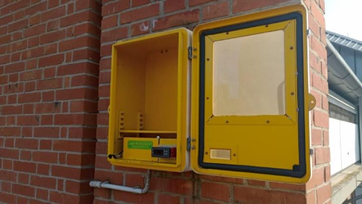 Salso, rubato il defibrillatore davanti alla chiesa