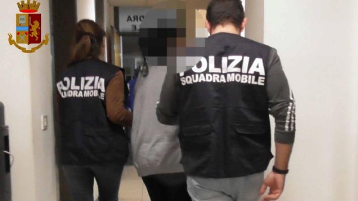 Dottoressa aggredita e scippata davanti all'Ausl: tre condanne