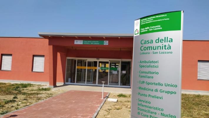 Arriva in ritardo a una visita e scatena l'inferno