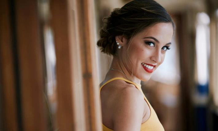 Martina Esposito, la grinta e il sorriso della miss impiegata