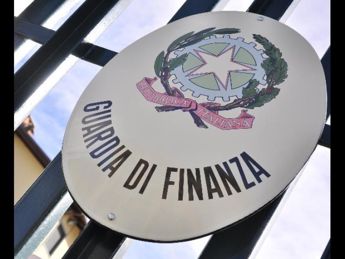 Maxi-frode fiscale creando crediti tributari fittizi: 24 arresti e 104 indagati. Coinvolta anche Parma