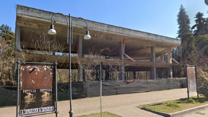 Il sindaco: &laquo;Scheletri edilizi in centro, un problema che va risolto&raquo;