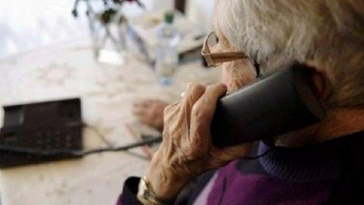 Truffe, non c'&egrave; pace: &laquo;Hanno clonato il numero dei carabinieri per chiedermi un bonifico: mi sono spaventata&raquo;