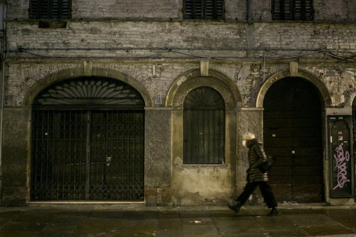 Grido d'allarme del Ccv: &laquo;Troppe vetrine abbandonate e buie&raquo;