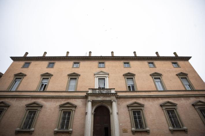 Tredici fra furti, truffe e rapine in sei mesi: arrestato un 34enne di Crotone