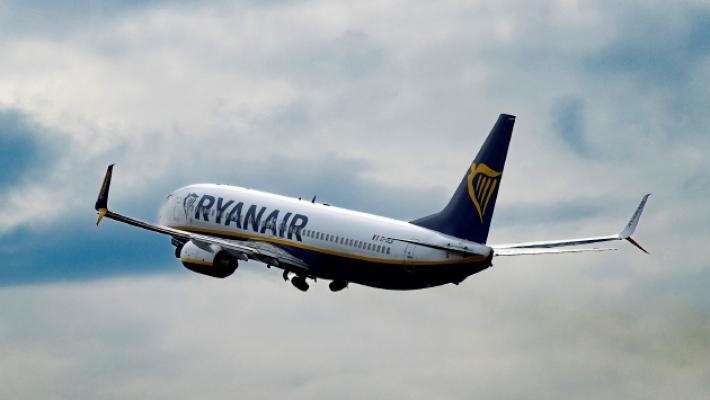 Aeroporto &laquo;Verdi&raquo;: tutto esaurito per i nuovi voli - Gallery: debbutto con il pieno