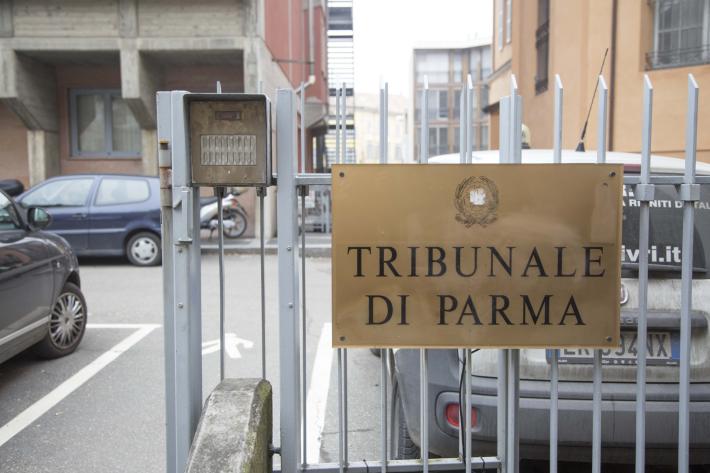 Patteggia il vicino incendiario