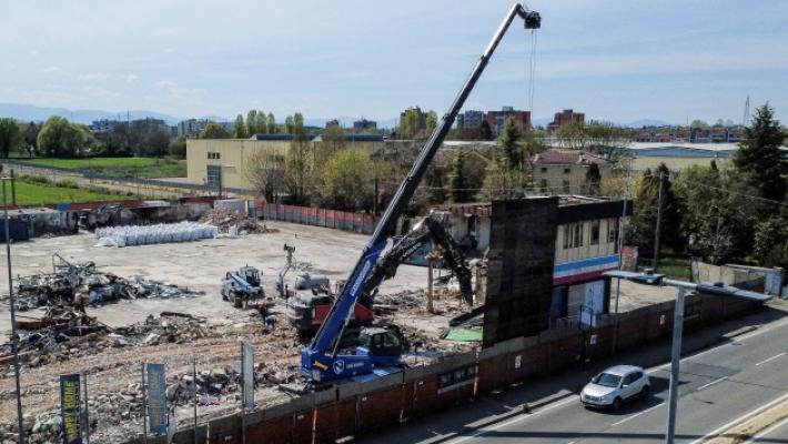 Capannone bruciato, demolizioni e bonifica in dirittura d'arrivo. Verr&agrave; realizzata una nuova struttura