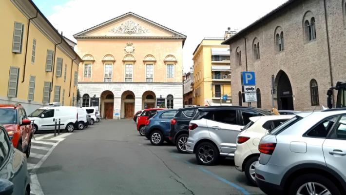 Piazza Verdi quale futuro? Aiello attacca, il sindaco replica
