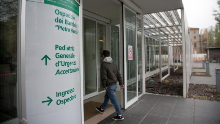 Bimbo di un anno in ospedale per avere mangiato hashish