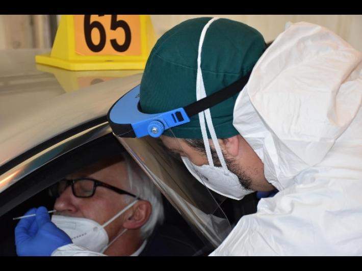 In Italia 13.633 nuovi casi  e 472 vittime (posititivit&agrave; al 5,1%): sette regioni superano i mille nuovi positivi, Lombardia prima, Emilia terza