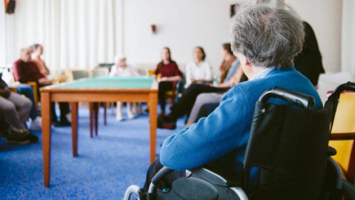 Malata di Alzheimer, il figlio non dovr&agrave; pagare le rette alla Rsa