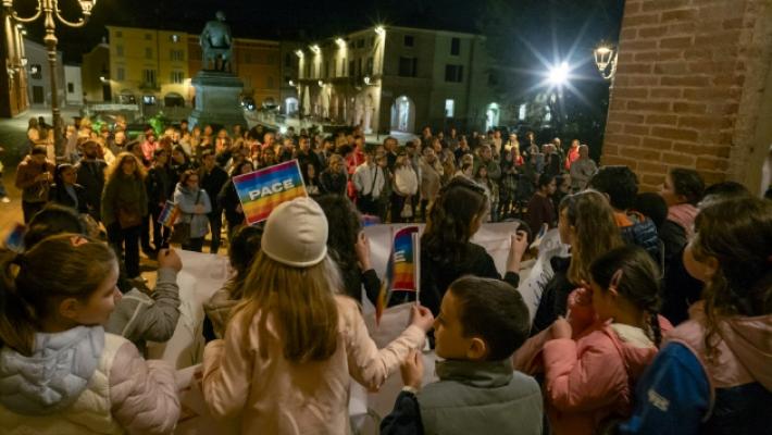 Colorata marcia della pace interreligiosa e multiculturale